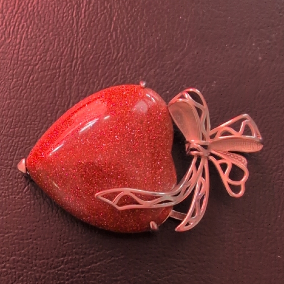 Elegant Red  Goldstone Heart Pendant - Picture 3 of 7